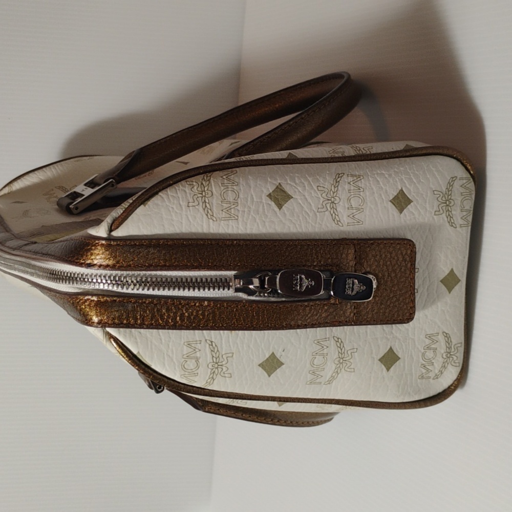 MCM White and Gold Handbag - Picture 3 of 9